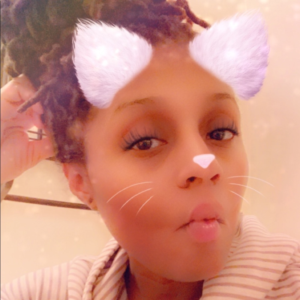 Meet your Posher, Tia